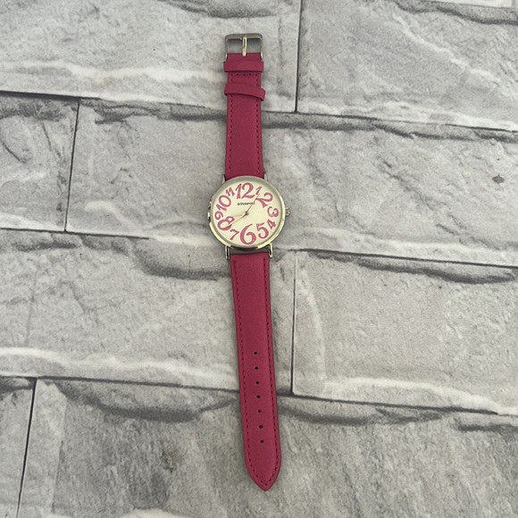 RARE FIND Polaroid fuchsia pink round face watch NEW BATTERY - Picture 1 of 9